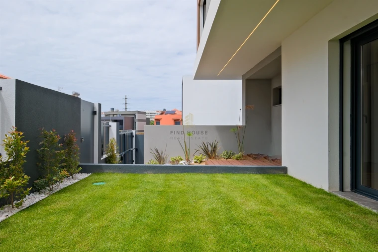 Moradia T4 para Venda em Carcavelos e Parede Foto 5
