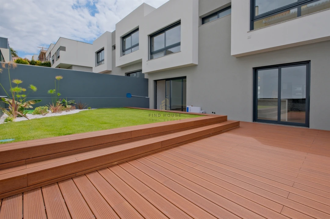 Moradia T4 para Venda em Carcavelos e Parede Foto 12