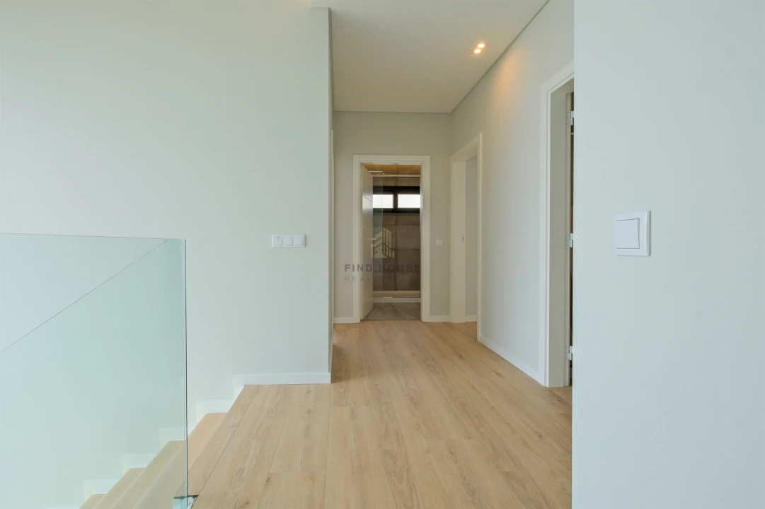 Moradia T4 para Venda em Carcavelos e Parede Foto 26