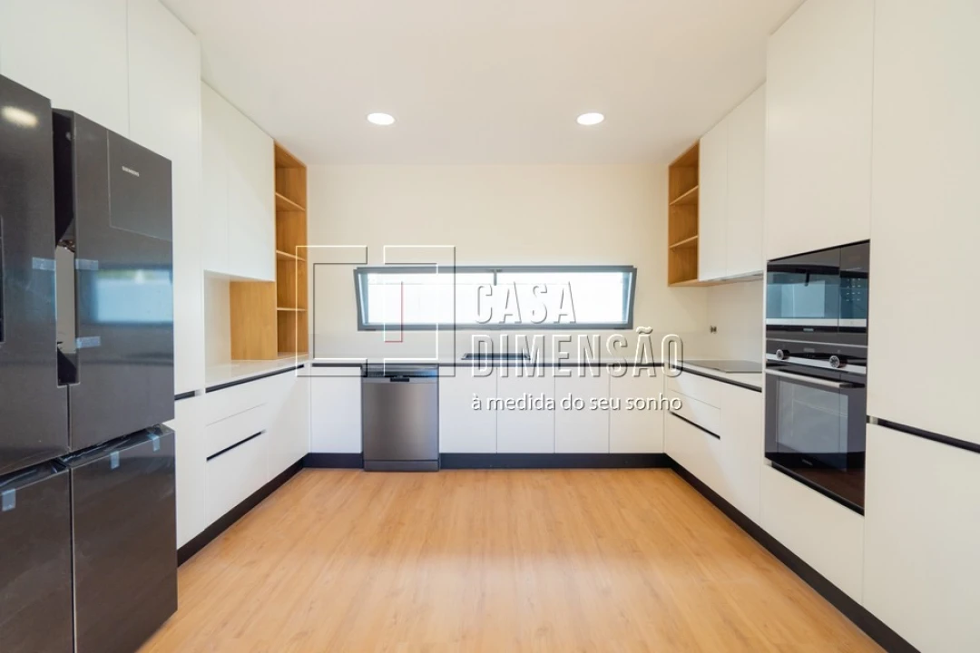Moradia T4 para Venda em Charneca de Caparica e Sobreda Foto 23