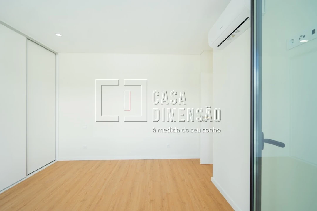 Moradia T4 para Venda em Charneca de Caparica e Sobreda Foto 59