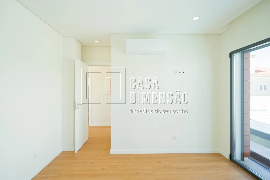 Moradia T4 para Venda em Charneca de Caparica e Sobreda Foto 61