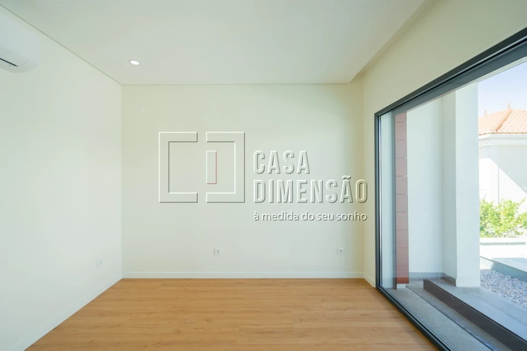 Moradia T4 para Venda em Charneca de Caparica e Sobreda Foto 64