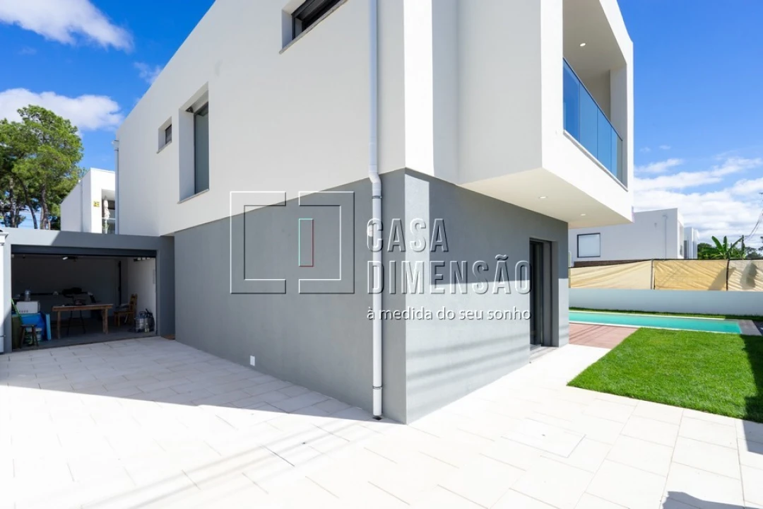 Moradia T4 para Venda em Charneca de Caparica e Sobreda Foto 78