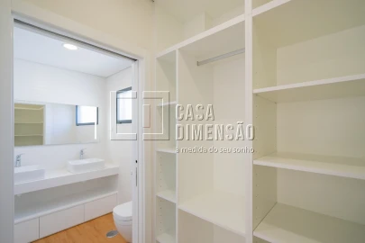 Moradia T4 para Venda em Charneca de Caparica e Sobreda