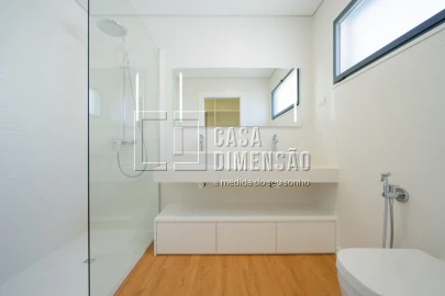 Moradia T4 para Venda em Charneca de Caparica e Sobreda