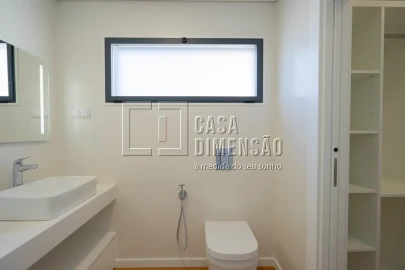 Moradia T4 para Venda em Charneca de Caparica e Sobreda