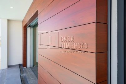 Moradia T4 para Venda em Charneca de Caparica e Sobreda