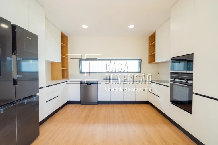 Moradia T4 para Venda em Charneca de Caparica e Sobreda Foto 23