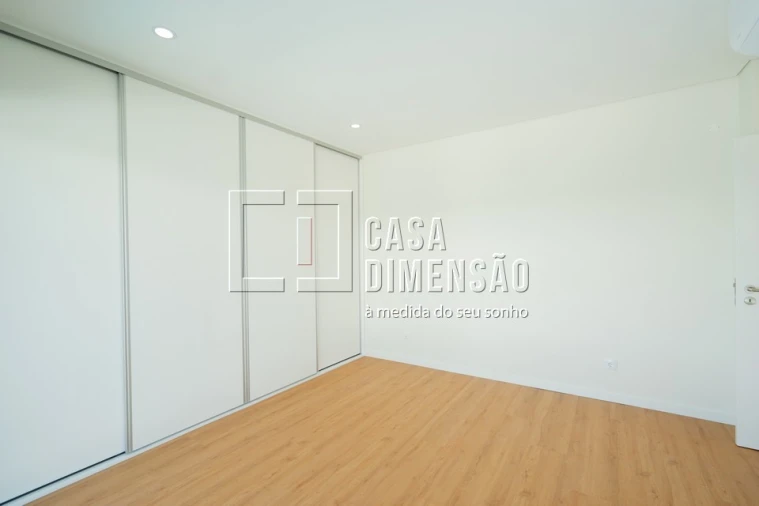 Moradia T4 para Venda em Charneca de Caparica e Sobreda Foto 58