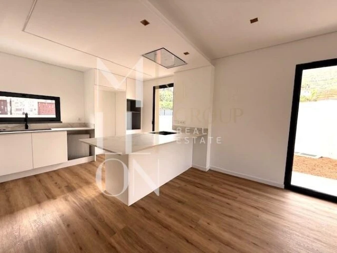 Moradia T3 para Venda em Caniço Foto 7