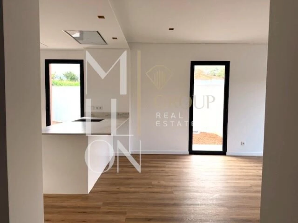 Moradia T3 para Venda em Caniço Foto 6