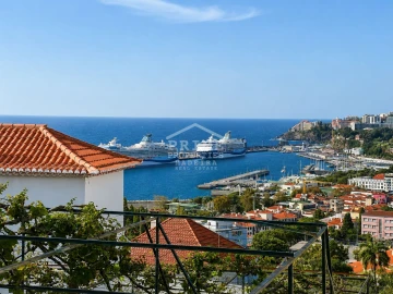 Moradia T4 para Venda em Funchal (Santa Maria Maior)