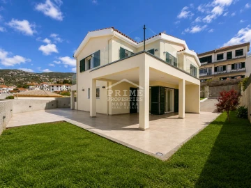 Moradia T4 para Venda em Funchal (Santa Maria Maior)