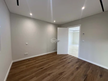 Moradia T4 para Venda em Funchal (Santa Maria Maior)