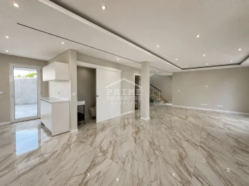 Moradia T4 para Venda em Funchal (Santa Maria Maior)