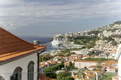 Moradia T4 para Venda em Funchal (Santa Maria Maior)