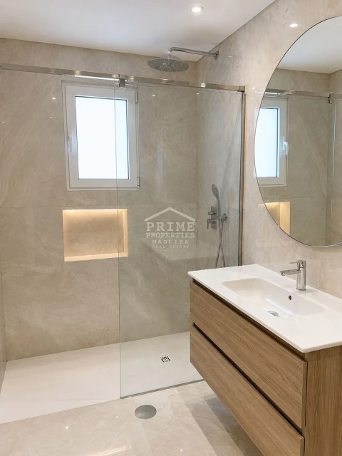Moradia T4 para Venda em Funchal (Santa Maria Maior)