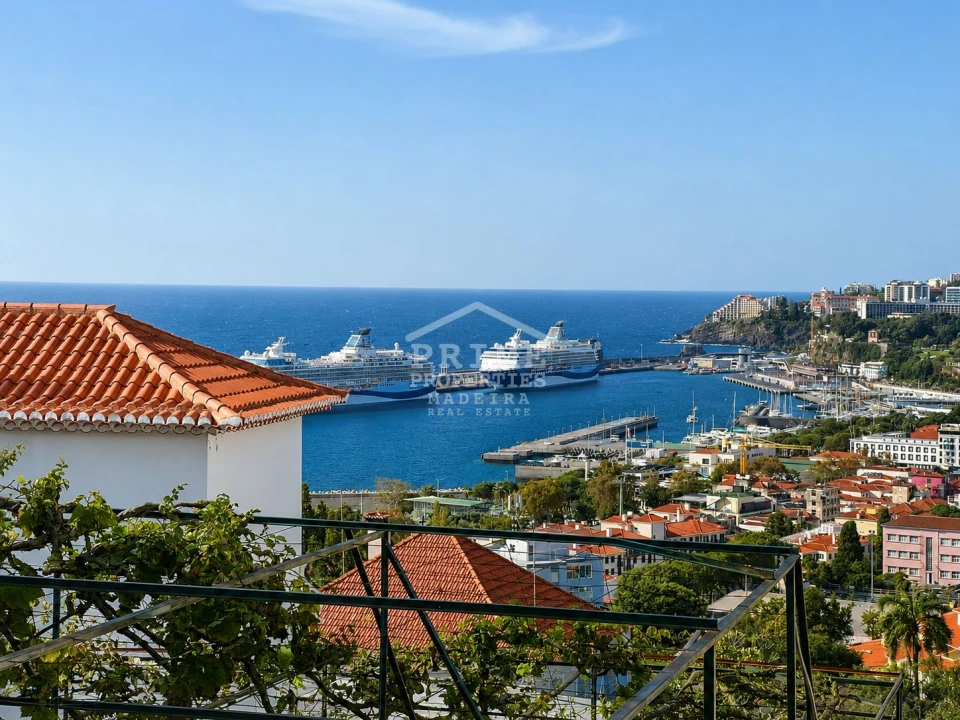 Moradia T4 para Venda em Funchal (Santa Maria Maior) Foto 30