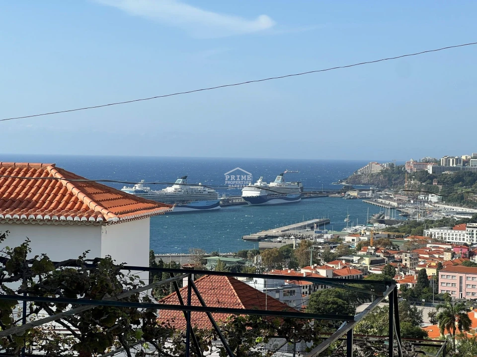 Moradia T4 para Venda em Funchal (Santa Maria Maior) Foto 30
