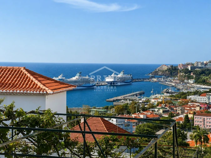 Moradia T4 para Venda em Funchal (Santa Maria Maior) Foto 30