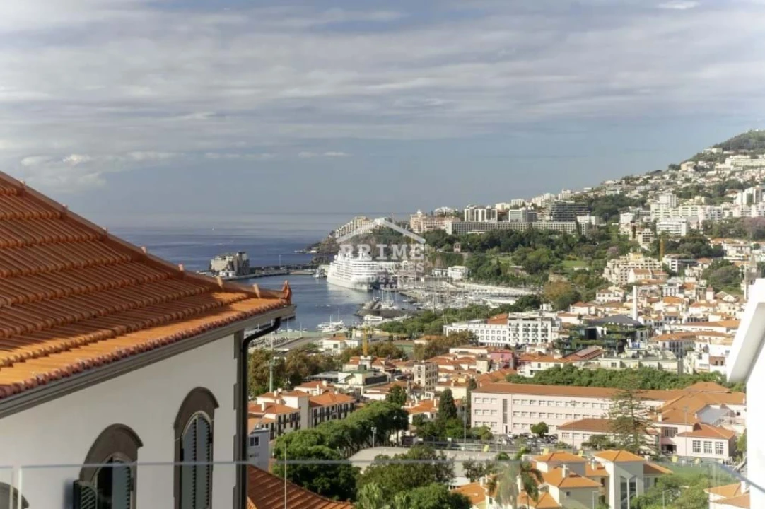 Moradia T4 para Venda em Funchal (Santa Maria Maior) Foto 36