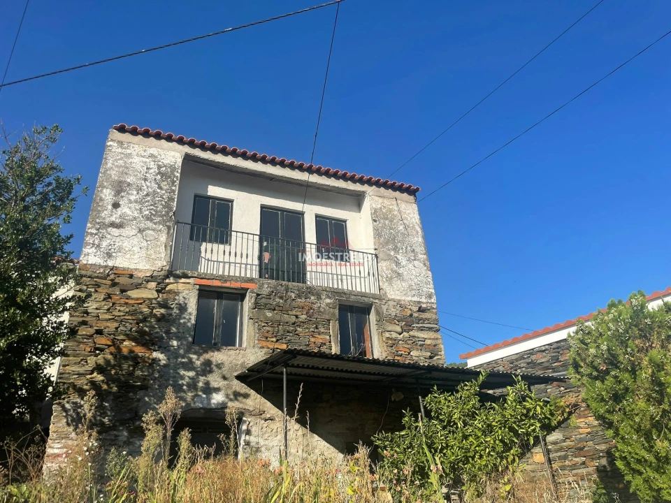 Moradia T3 para Venda em Sazes da Beira Foto 1