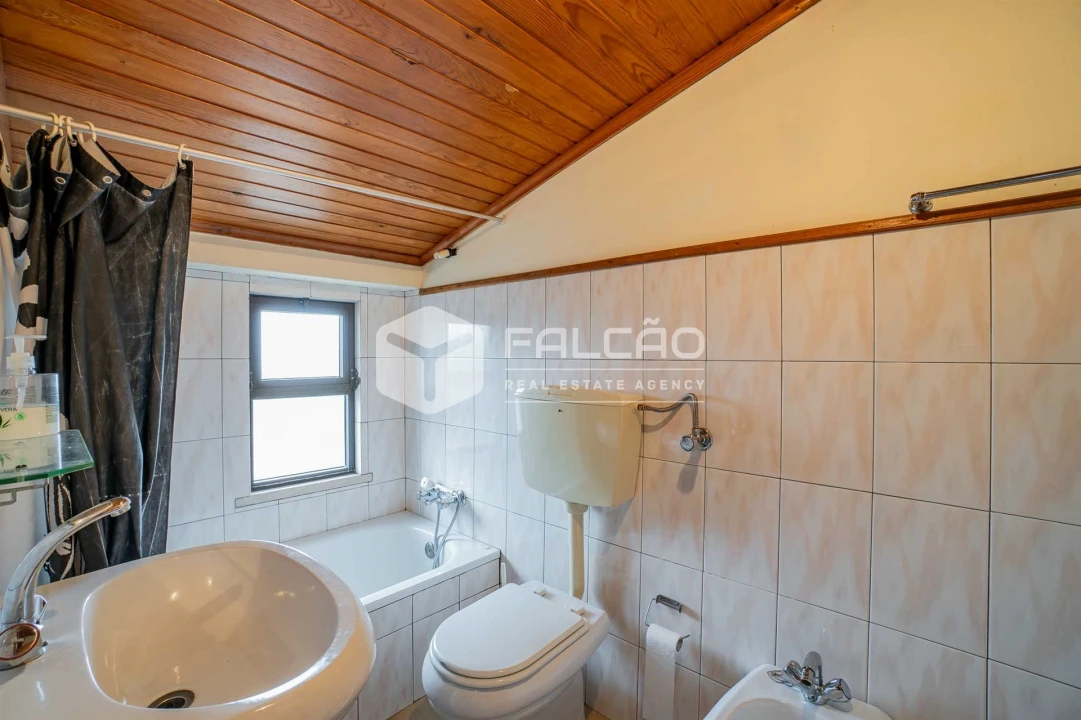 Moradia T4 para Venda em Cabeção Foto 33