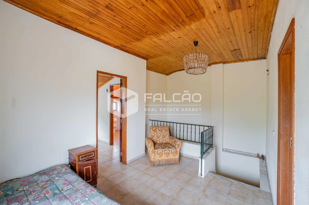 Moradia T4 para Venda em Cabeção Foto 25