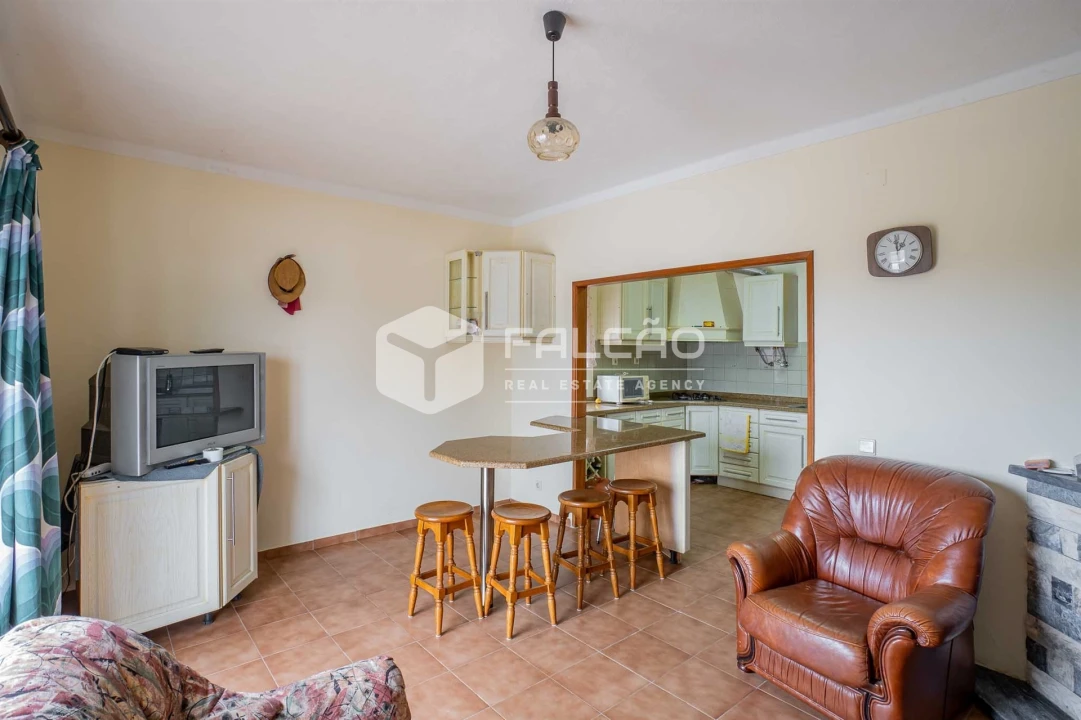 Moradia T4 para Venda em Cabeção Foto 6