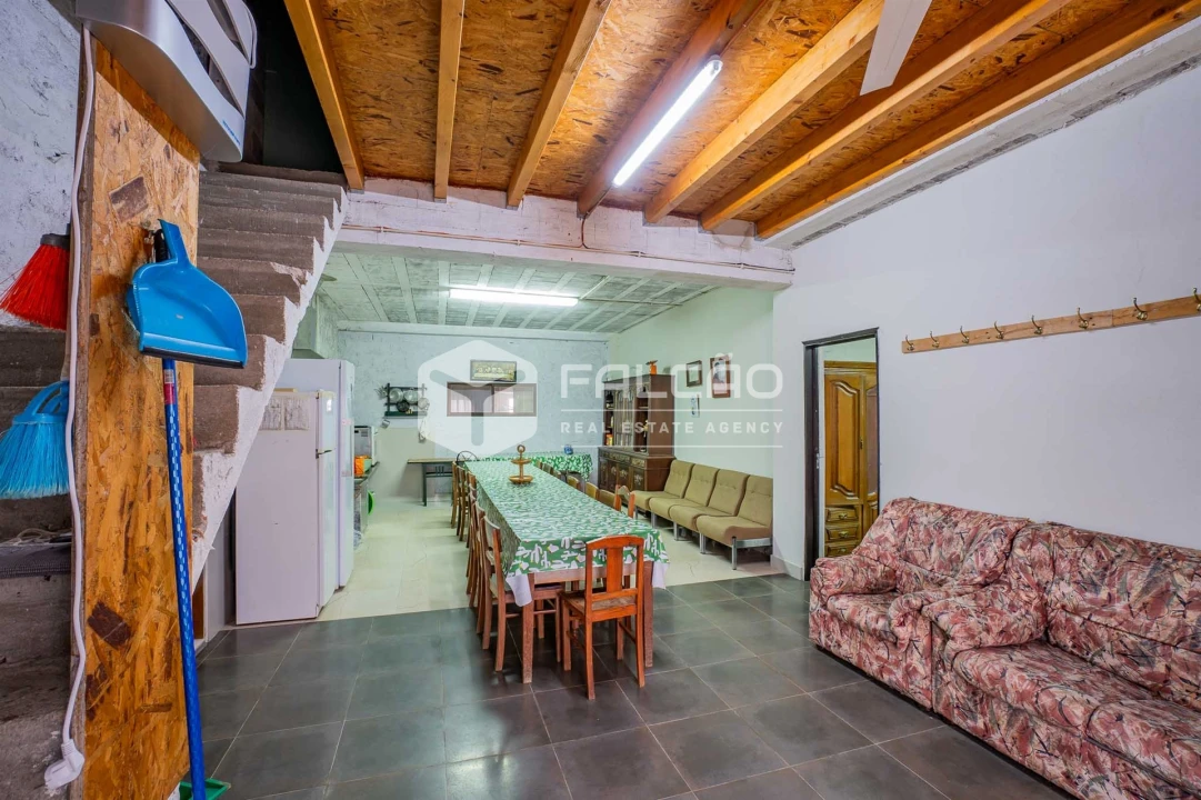 Moradia T4 para Venda em Cabeção Foto 18