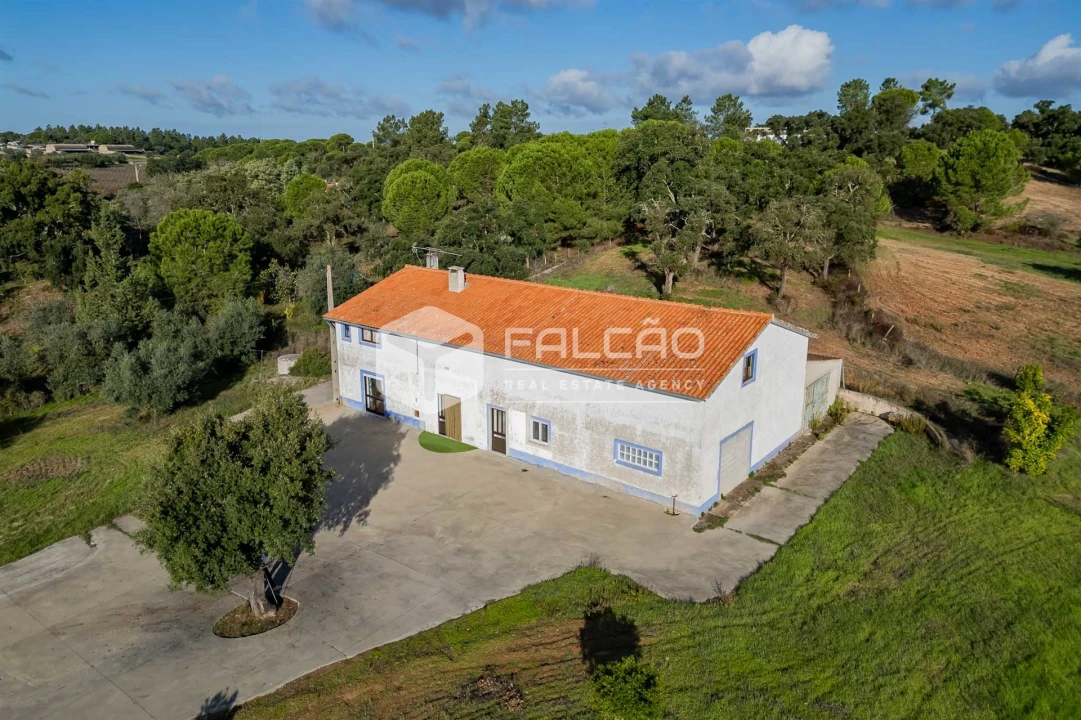 Moradia T4 para Venda em Cabeção Foto 40