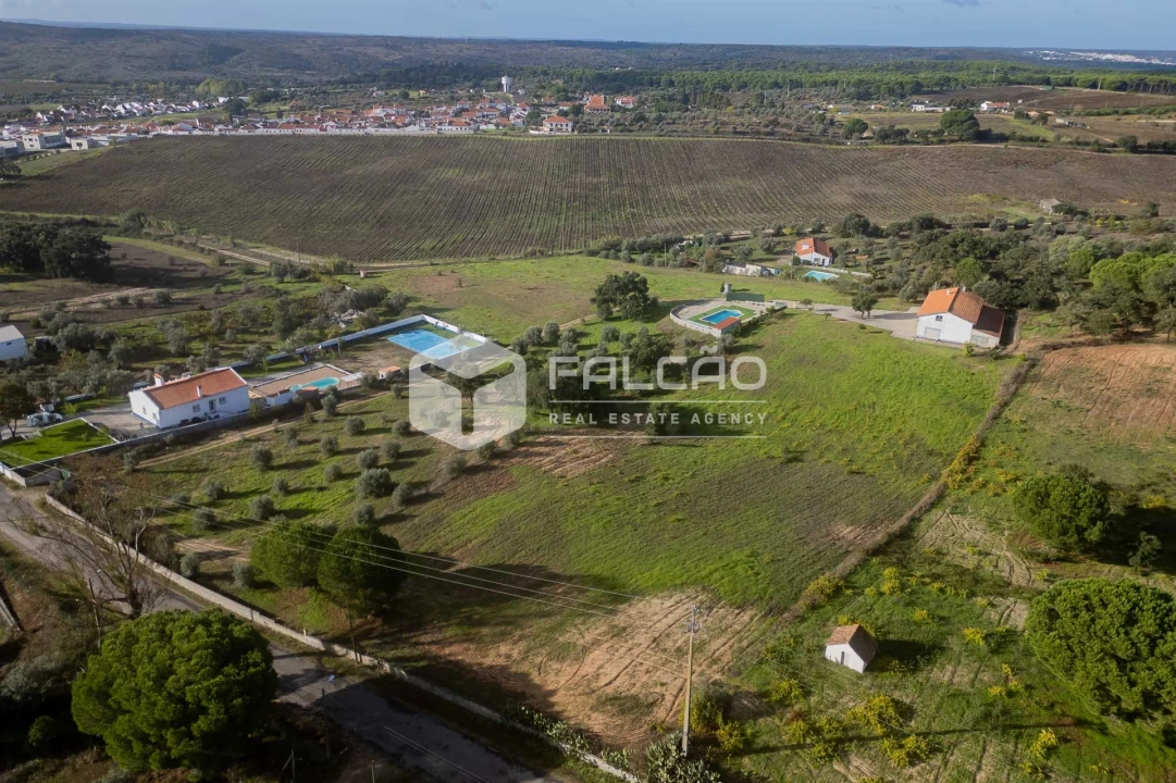 Moradia T4 para Venda em Cabeção Foto 48