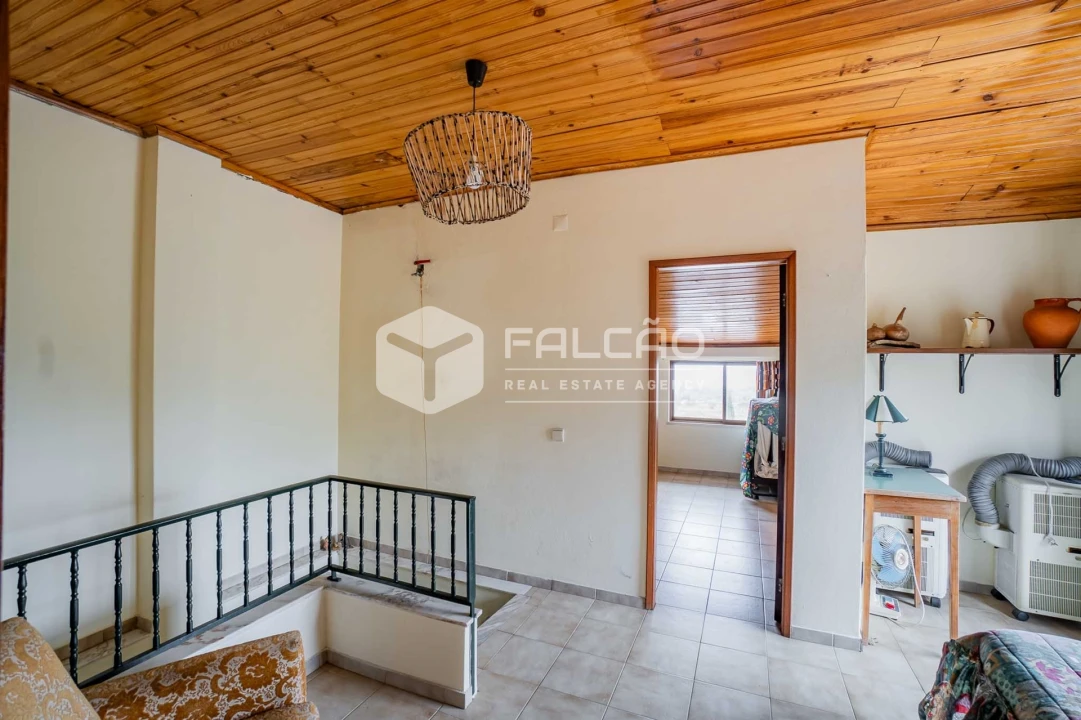 Moradia T4 para Venda em Cabeção Foto 30