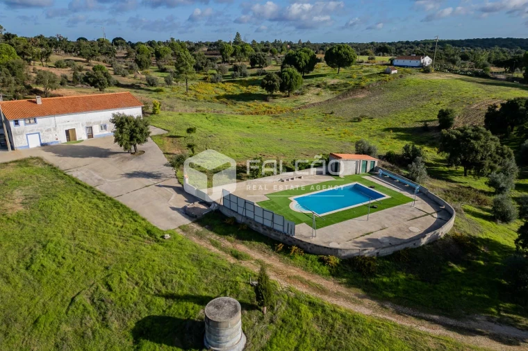 Moradia T4 para Venda em Cabeção Foto 52