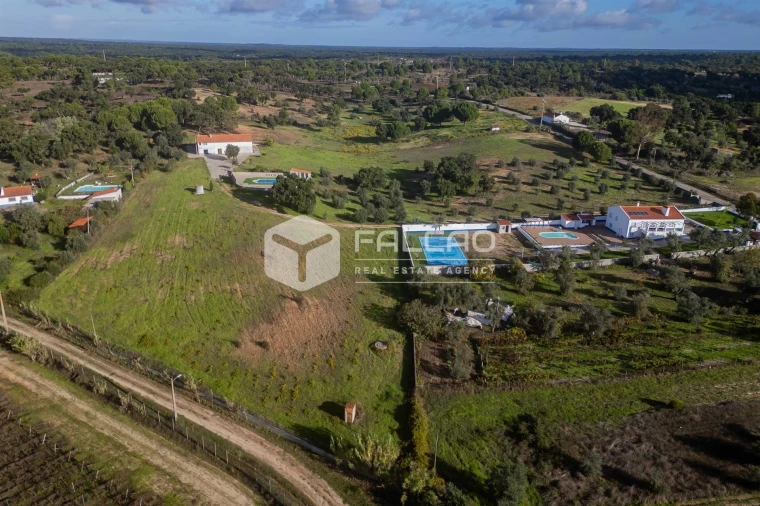 Moradia T4 para Venda em Cabeção Foto 46