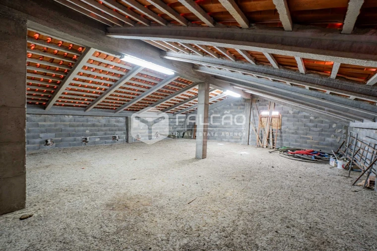 Moradia T4 para Venda em Cabeção Foto 35