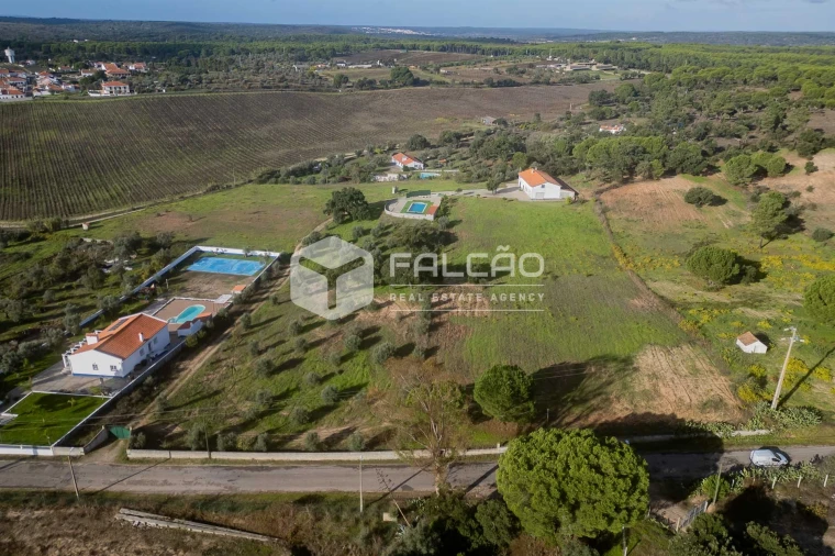 Moradia T4 para Venda em Cabeção Foto 47