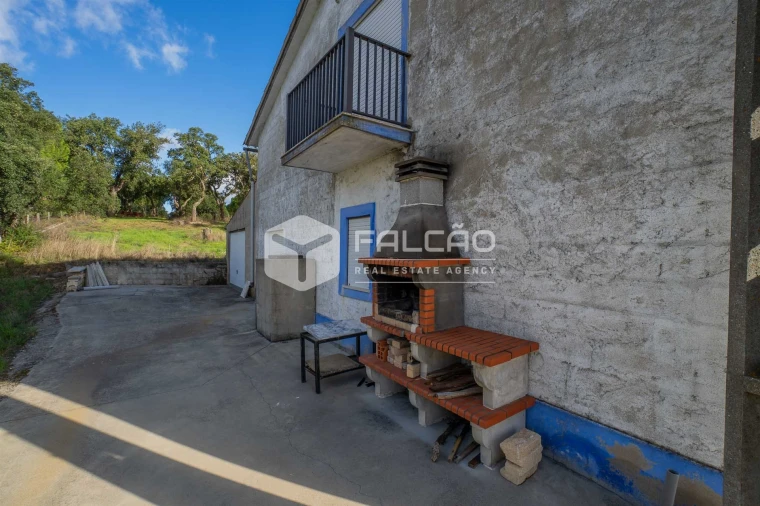 Moradia T4 para Venda em Cabeção Foto 58