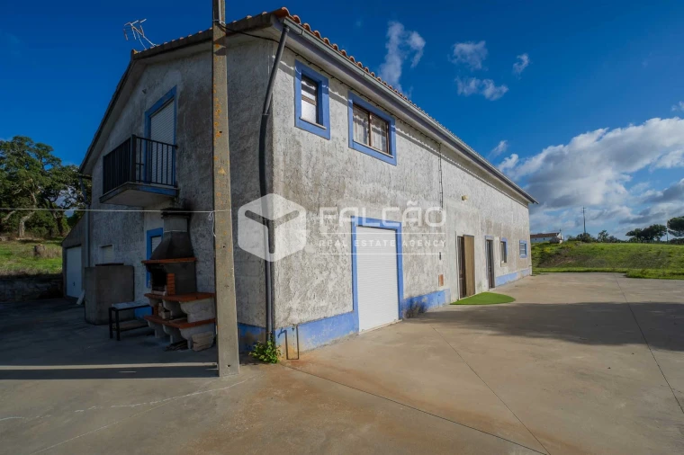 Moradia T4 para Venda em Cabeção Foto 57