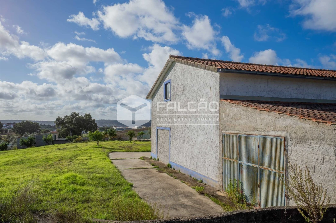 Moradia T4 para Venda em Cabeção Foto 63