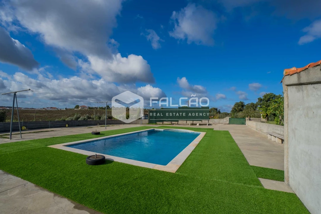 Moradia T4 para Venda em Cabeção Foto 73