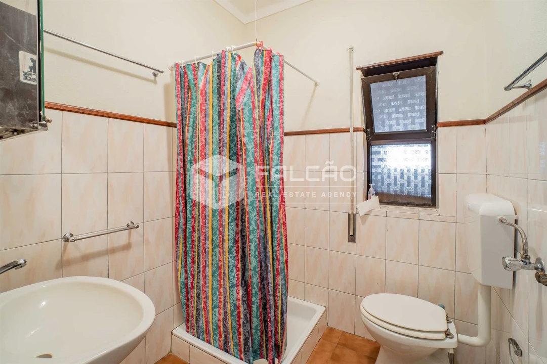 Moradia T4 para Venda em Cabeção Foto 13