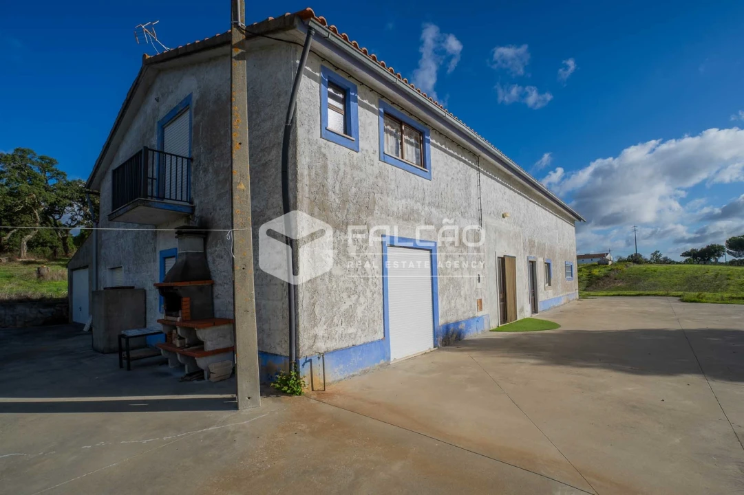 Moradia T4 para Venda em Cabeção Foto 57