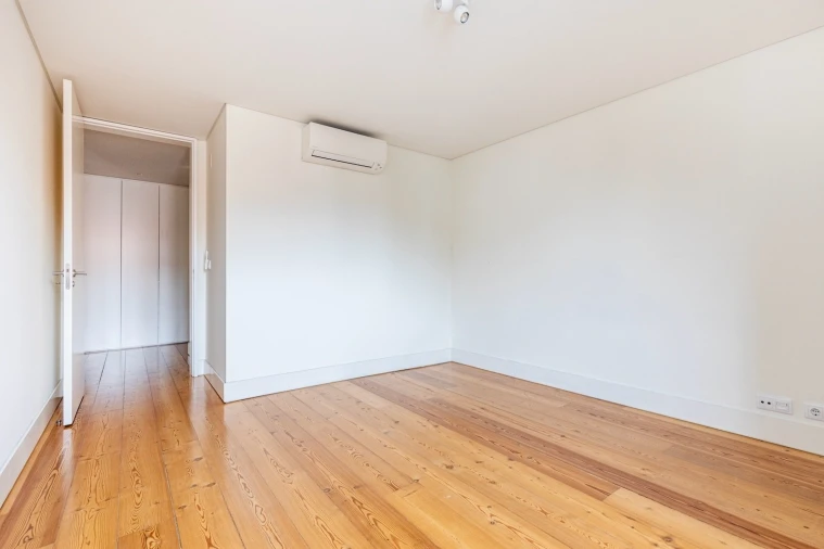 Apartamento T4 para Venda em Santo António Foto 10