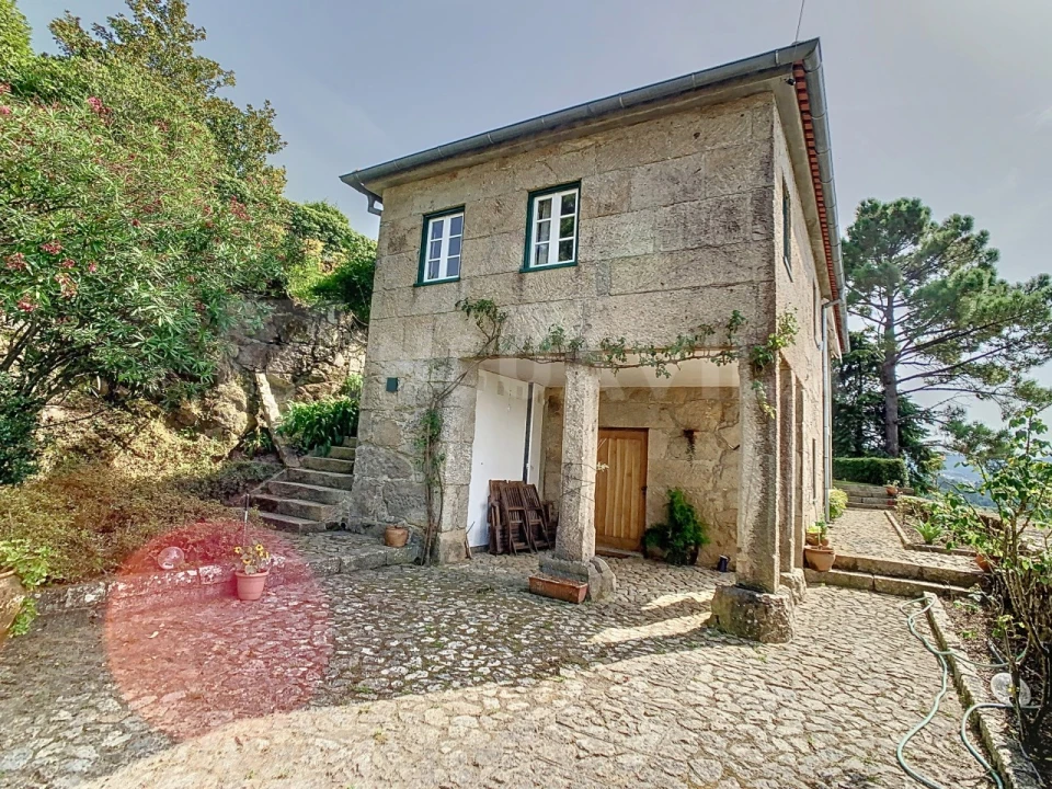 Moradia T4 para Venda em Loivo Foto 9