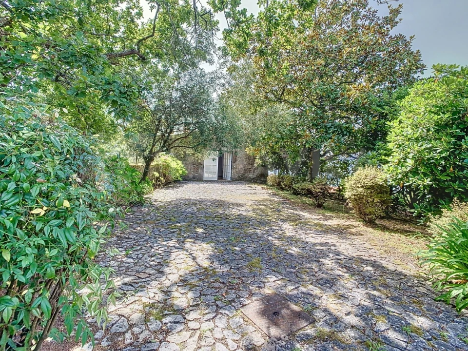 Moradia T4 para Venda em Loivo Foto 50