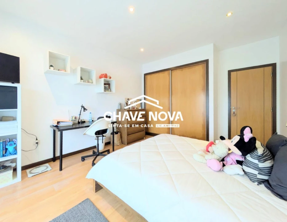 Moradia T4 para Venda em Palhaça Foto 20