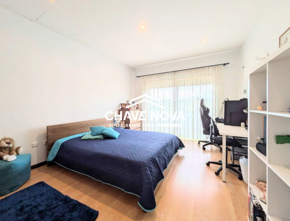 Moradia T4 para Venda em Palhaça Foto 21