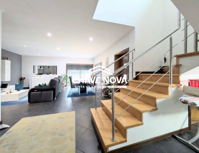 Moradia T4 para Venda em Palhaça Foto 2